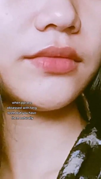 How to Get Natural Fang Teeth for a Real-life Look