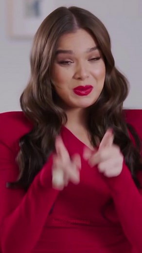 Hailee Steinfeld's Bold Red Lip Look