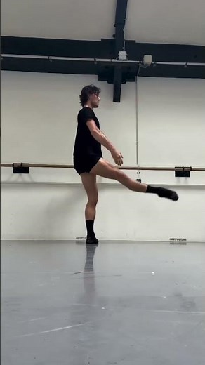 Hugo Marchand , bailarín etoile de la Ópera de Paris #ballet #dance #dancer #ballerina