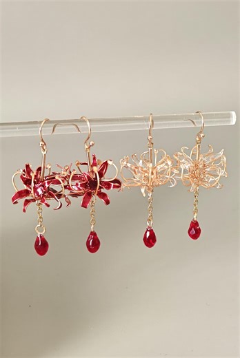 Handmade Kanzashi Spider Lily Earrings | Higanbana Flower Jewelry - Etsy