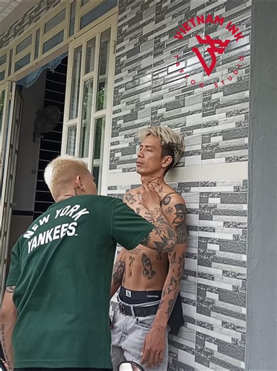 Mastering Freehand Tattooing at Vietnam Ink