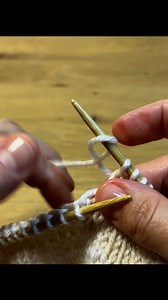 Have you ever wondered why you might prefer a twisted loop increase over a make one? Structurally they are the same, but twisted loops are slightly looser, i.e. less invisible in stocking stitch. When knitting garter stitch, however, I find it fussy to locate the right horizontal strand to pick up, so twisted loops are my go-to, allowing me to keep my knitting flow 🧘🏼‍♂️ 🧶🎥 https://annaplexisinenglish.wordpress.com/twisted-loop-increase/ #knitting | Annaplexis