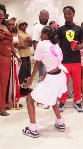 She Took The Money SMOOTH 😮‍💨🔥 #RealAfroWarriors #Afrodance #Dance #Pourtoi