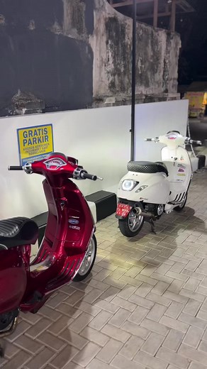 Vespa Sprint & Vesmet: Pink Vespa Styling and Prices