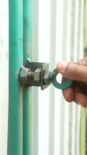 🔩 Amazing DIY Gate Latch Made from Just One Nut & Bolt!