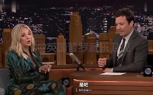 penny现场演唱《生活大爆炸》主题曲，跑调本色出演~