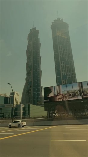 🎁 Breaking News z Vianočného HQ: Ak vám Mikuláš nič nedoniesol, tak Santa vraj skúsi doručiť aspoň zážitok na leto 2026. A keby náhodou nestíhal… tak Nový rok to dorazí zaňho. 😎✨ Problém je, že Santa volal – vraj mu miznú miesta na campuse rýchlejšie než koláče zo stola. Takže ak chcete, aby bol tento rok darček fakt legendárny, šup šup ➝ ideálne ešte predtým, než si Santa vezme dovolenku. 🌍💚 🎄✨ Darujte pobyt, nie ponožky | Jazykové pobyty - FromGlobe