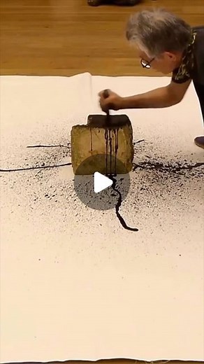 StreetArtGlobe ™  on Instagram: "For over five decades, artist Takesada Matsutani has developed a unique visual artistin language using form and materials. This performance, entitled ‘Stream’, took place at the @hauserwirth London gallery in 2013. What do you think about artworks such as this work? 路‍♂️"