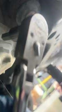 Toyota Tundra differential oil change 2nd gen front and rear diff #toyotatrd #toyota #tundra