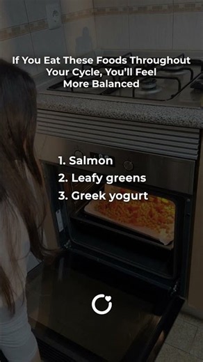 Foods that actually support hormonal balance throughout your cycle 🌿