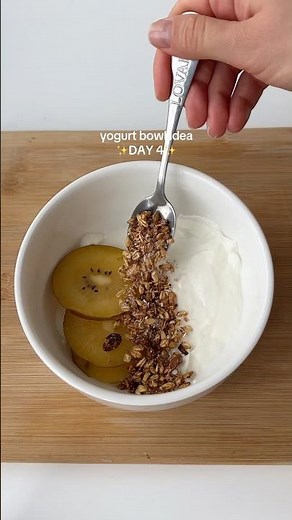 Yogurt Bowl Idea Day 4 | Healthy Breakfast with Granola & Fruits