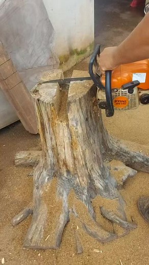 Transforming Tree Stump into Rustic Wooden Table