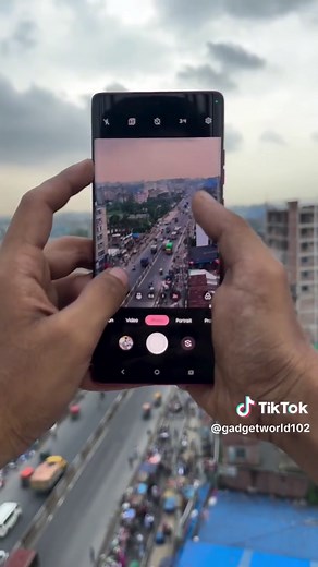 The Ultimate Budget Camera Phone: Check out the Motorola Device!