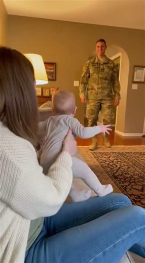 Baby FREEZES… Then Goes “Awww” When Dad’s BOOTS Stop 😭🇺🇸