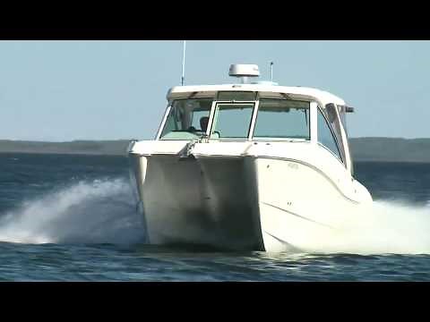2017 WorldCat 320 DC (Dual Console): Boat Review