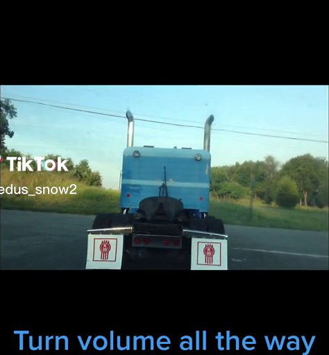 69kenworth with 8v71 Detroit diesel #fyp#loud#detroitscreaming#detroitdiesel#semi#turnvolumemax