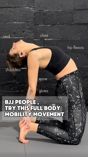 Bianca Ilea | Yoga for BJJ on Instagram: "BJJ crew — try this yoga-inspired mobility move! ☄️ It’s an incredibly powerful full-body movement that works everything from your neck all the way down to your ankles - even your toes! So try it and let me know where you are with it 🤟Let’s gooo! 💪"