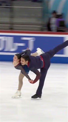 Olivia Flores & Luke Wang’s BEAUTIFUL Spiral in SLOW MO⛸️✨