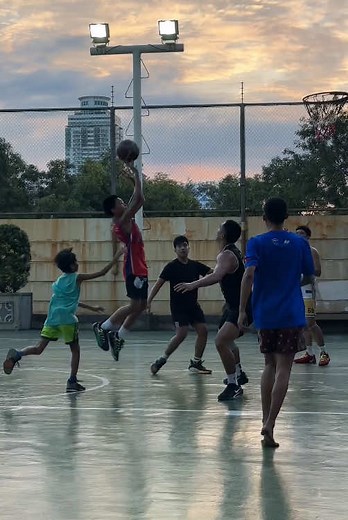 Discover the Beauty of Daishokkin with Dance Models