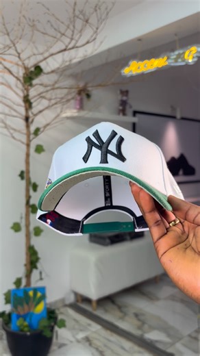 SNAPBACKS / FITTED FACE CAPS 🧢 on Instagram: "Adjustable SnapBack cap, available for pick up and delivery Price - N17,000 - anyone can wear - authentic - highly unisex - stylish eee ORDER VIA DM Whatsapp : +2347073662659 #facecap # fashion #snapback"