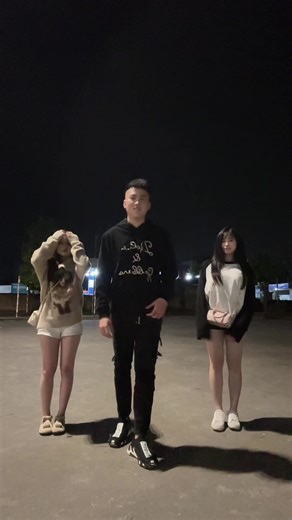 hùng ơi đừng mạnh