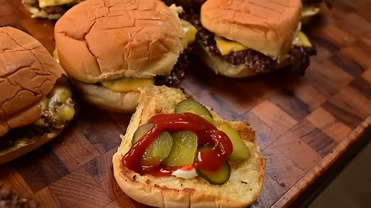 How to Cook Smash Burgers on the Blackstone Griddle - The Perfect Burger Every Time!
