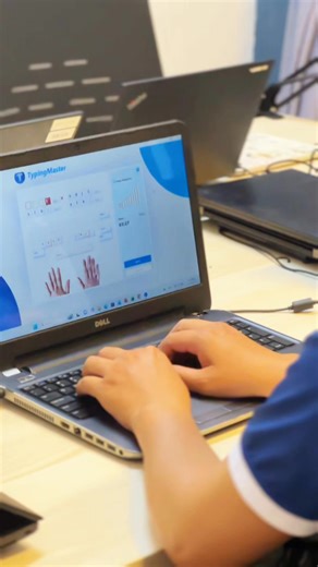 សកម្មភាព​បង្រៀន​ មូលដ្ឋានគ្រឹស​ កុំព្យូទ័រ​ នៅក្នុងថ្នាក់ផ្ទាល់​ 💻 | ដំណាក់សិក្សា