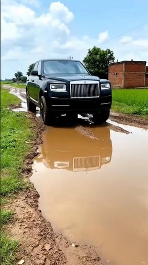 BLACK ROLLS-ROYCE CULLINAN IN MUD 😱🔥 | Luxury Meets Off-Road!