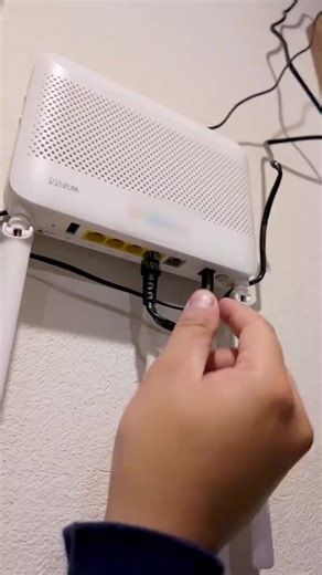 ¡No te quedes sin energía cuando más la necesitas! 🔋⚡ 👉 https://bit.ly/3Nm5Ayc 🔌 Respaldo en apagones: Hasta 4 horas de energía continua para seguir trabajando sin interrupciones. 🔄 Multisalida práctica: 1 USB (5 V) y 3 salidas DC (5, 9 y 12 V) para distintos equipos, hasta 2 A. 🔧 Alta compatibilidad: Incluye adaptadores 2.5 a 2.1 mm y 1.4 mm, ideal para módems y routers. 📊 Batería de 8,000 mAh: Indicadores LED que muestran claramente el nivel de carga. 👉 La solución confiable para manten