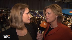 2016, was für ein erfolgreiches Jahr für die CDU! Und dann kommt auch noch Hazel Brugger zum Parteitag. Die ganze heute-show in der Mediathek: http://ly.zdf.de/Vd8/ | ZDF heute-show