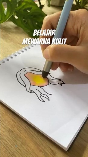 Coloring the Face Using Crayon Grasp