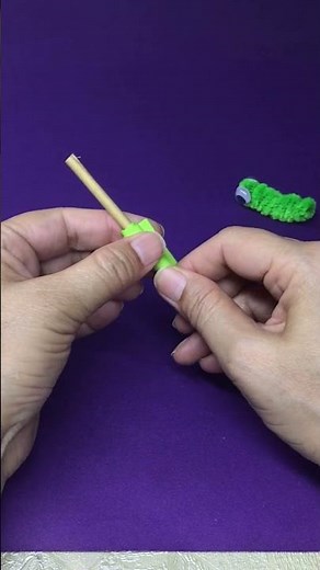 DIY Moving Caterpillar on a Leaf 🍃 | Easy Pipe Cleaner Craft #diy