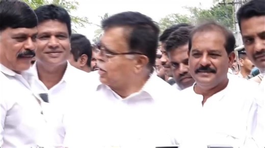 "Have requested the high command to resolve the leadership issue soon.Ut should allow Karnataka govt to carry out reshuffle, independently."- Congress MLA KN Rajanna