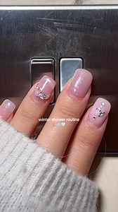 winter shower routine ❄️🩰🤍 #cleangirl #showerroutine #bodycareroutine #nightroutine @Diorbeauty @Glossier @Fenty Beauty | Olafflee