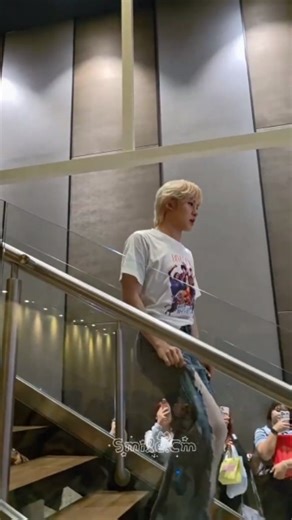 ˗ˏˋ ♡ ˎˊ˗𝕷𝖊𝖌𝖔_𝕽𝖆𝖕𝖊𝖊𝖕𝖔𝖓𝖌˗ˏˋ ♡ ˎˊ˗ on Instagram: "Lego is so beautiful & the elagant walk down the stairs with heels❤️ #lego_rapeepong #legolykn #LYKN #ดูDivaกับLYKNที่SF Cr in video"