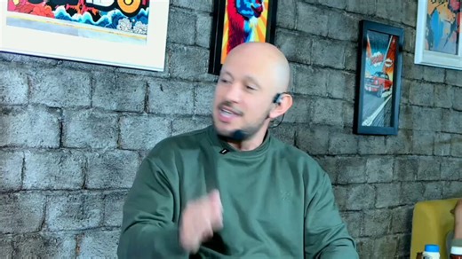 #NochesDeOsados ¿Cómo se define políticamente Andrés Castillo?El asambleísta se declara liberal y católico, y marca postura en temas sensibles:en contra del aborto y del matrimonio civil igualitario.Una visión que abre debate en un país donde estos temas siguen dividiendo.Episodio completo en https://t.co/lCU59a4Zwf@fabriciovelav @SoyCastillo593