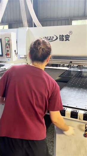 The computer panel saw adopts advanced numerical control technology.#panelsaw