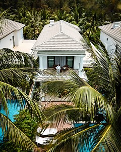 ✨️ It's a new day. Let the magic begin! 📍 Da Nang, Vietnam 🗝 Danang Marriott Resort & Spa, Non Nuoc Beach Villas We’re indulging in pure Serenity at the Danang Marriott Resort & Spa, Non Nuoc Beach Villas—where elegance meets the serene beauty of the coast in Da Nang city! #MarriottInternational #MarriottHotels #vietnamtravel #danang #MarriottBonvoy #DanangMarriottVillas #lillagreen | LillaGreen