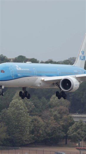 KLM Royal Dutch Arrival! 787-10 Arrives at ATL from Amsterdam 🇳🇱✈️