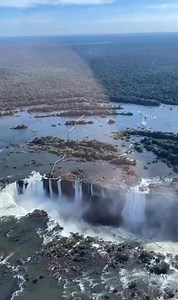 Veja as Cataratas do Iguaçu de um jeito que vai ficar para sempre na memória! ✨🚁 Sobrevoe essa Maravilha Mundial da Natureza com a Helisul Experience e contemple de cima toda a força e beleza do Parque Nacional do Iguaçu. 🌍💚 Conecte-se com esse lugar incrível, aberto todos os dias para te receber! 🎟️ Garanta seu ingresso em: cataratasdoiguacu.com.br Vídeo incrível por Máximos Turismo 😍 #cataratasdoiguaçu #parquenacionaldoiguaçu #helisulexperience #sobrevoo #natureza #maravilhamundial #avent