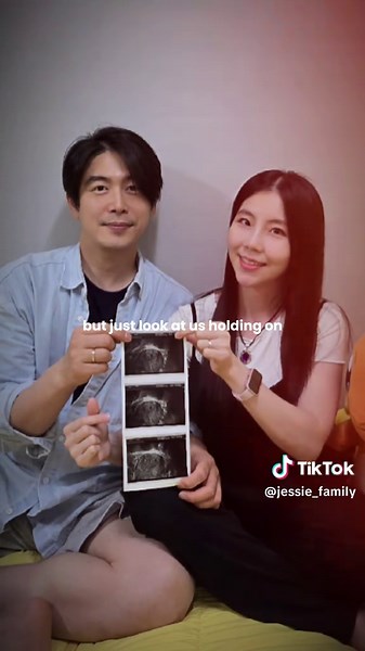 YES !! Setelah 2,5 tahun menikah , hampir 2 tahun LDR , 7 bulan ini akhirnya bisa tinggal bersama di Korea~ 🥳🎉 and YES !! WE'VE MADE IT !! 🥳😭🎉🙏🏻👶🏻🇰🇷🇲🇨 See you soon my little baby on 14 Feb 2026 ~ 🥰❤️😘👶🏻 #5weekspregnancy #pregnant #pregnancy #hamil #viral #fyp #fypシ @Jessie Korea @김선웅