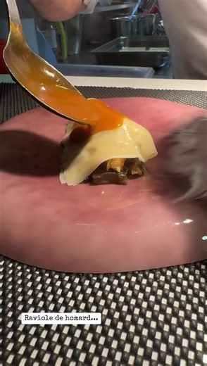 Raviole de homard au basilic frais
