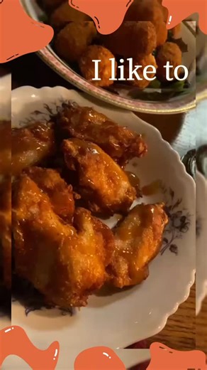 roots_brugge on Instagram: "Roots bie BOBONNE Terug naar vroeger… waar de tijd trager ging, de potten op ’t vuur stonden en gezelligheid vanzelf kwam 🕯️ Tapas & Vlaamse gerechtjes zoals bij bomma In een uniek kader vol herinneringen Met z’n tweeën, familie of vrienden 👉 Ook grotere groepen welkom 📍 Lodewijk van Malestraat 77, Brugge ⏰ Do–Vr–Za vanaf 17u | Zo vanaf 12u 🍽️ Keuken open tot 22u 📞 0470 92 74 95 ✉️ info@rootsbar.be Toe tonne… en schuif maar aan ❤️#brugge #rootsbiebobonne #foodand