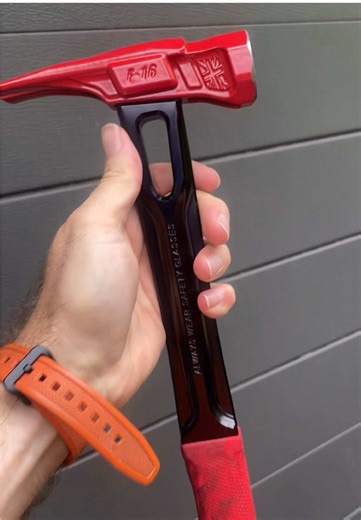 Just trying to afford a new watch by selling fancy tools. I’m not after a smart watch, could be digital or analog, any recommendations? Bonus points if the face and or band is orange 🙃 Help me out, buy something nice —> luxeprotools.com We ship world wide 💪 #newwatch #rolex #garmin #tools #luxury