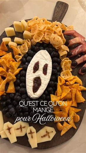 L’oustalet Provença on Instagram: "SPOILER ALERT 🚨 C’est pas de la food gastro mais c’est fun, ça plait à tout le monde, c’est hyper facile à réaliser avec les enfants et il n’est rien resté alors c’est que ça devait être bon 😂💀 #halloween #halloweenfood #spooky #food #foodporn #creepy #tutorial #foodreels #creative #party #scream #scary"