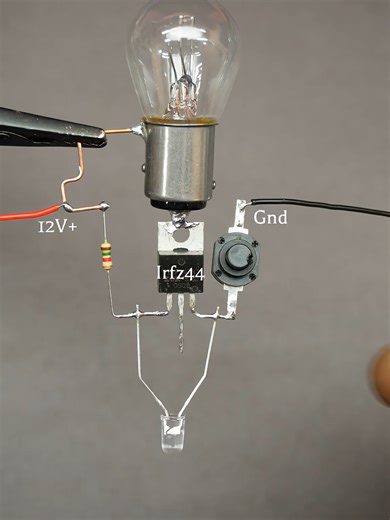 ‏12V Flashing Bulb!
