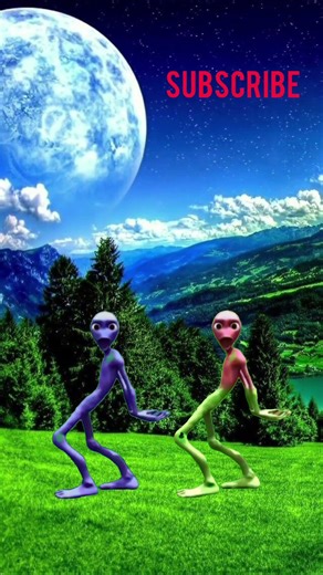 The Green & Purple Alien Dance Battle! 🕺🔥#FunnyAliens #DancingAliens #nature