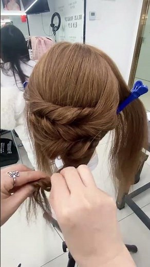 Quick & Easy Updo Tutorial - Master the Perfect hairstyle in 5 Steps