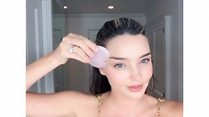 I just need to give you a little warning about these... you must remember to do it evenly on both sides of the face! 🙈 I have been using this KORA rose quartz face sculptor for a few weeks now and just wanted to give you a personal review... I use this for 3 min once a day, just after applying serum (I use Biologi, Pai rosehip or Kora noni glow). All that moisture just sinks right in because it gives a beautiful massage and I have to say I have really noticed a lifting effect on my skin! Mirand