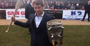 Home and Away actor Luke Mitchell plays hurling | Balls.ie